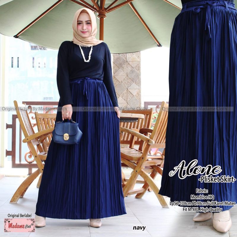 Alone plisket skirt by madame cloth