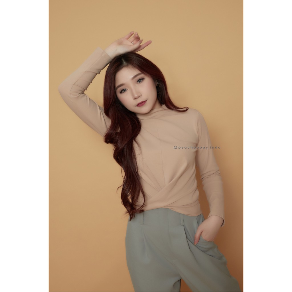 Peach Poppy Crissy Top - Atasan Basic Wanita Turtleneck Lengan Panjang