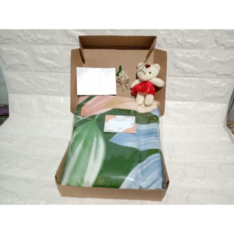 

COD GIFT BOX PARSEL PERNIKAHAN KADO WEDDING PAKET KADO UNTUK GURU atau IBU WEDDING TEMAN REQUEST SPESIAL SOUVENIR GIFT S M L