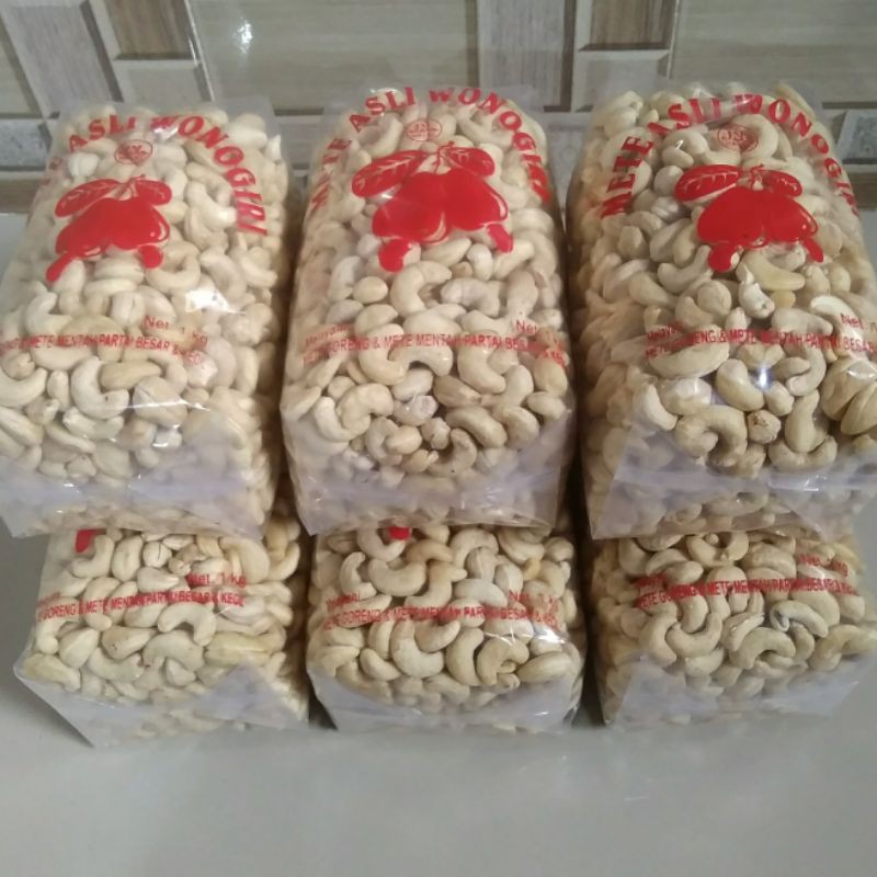 

KACANG MEDE METE MENTAH TERLARIS TERMURAH 1 KG cashew nut wonogiri