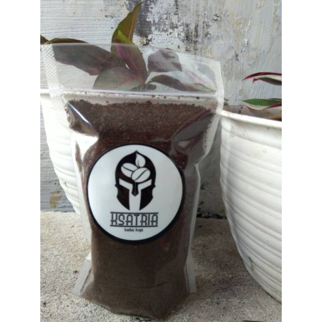 

Kopi Hitam Kasar Dampit