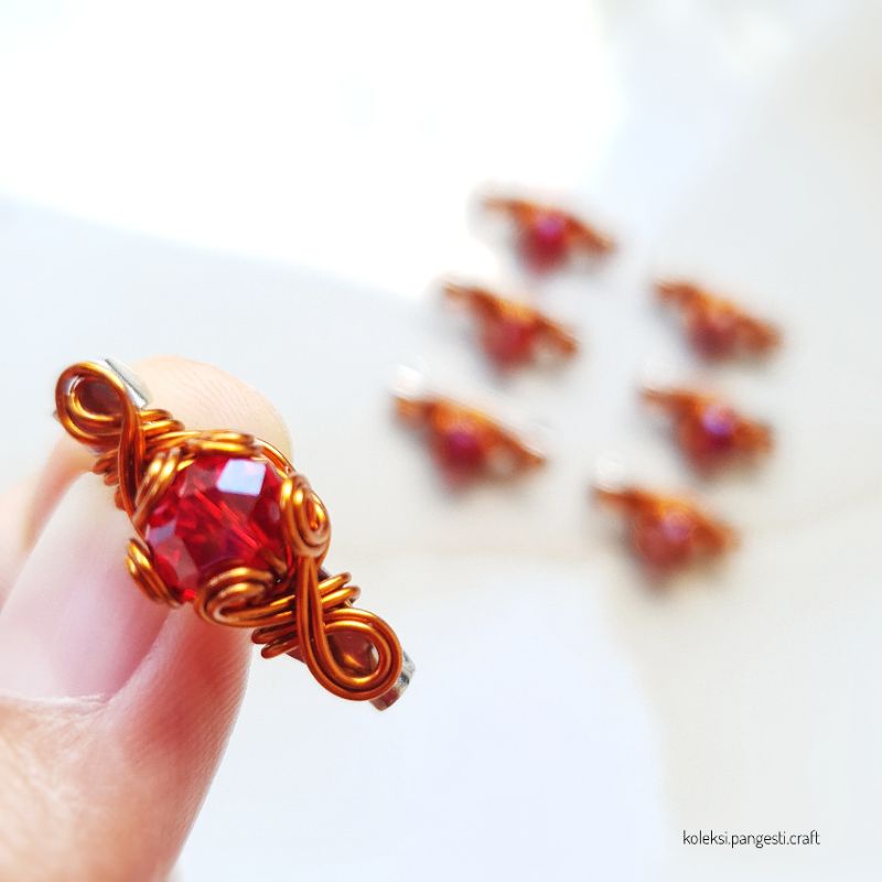 peniti kecil/ peniti simple /peniti unik /peniti kawat /peniti tembaga /bros /bros simple /bros imut