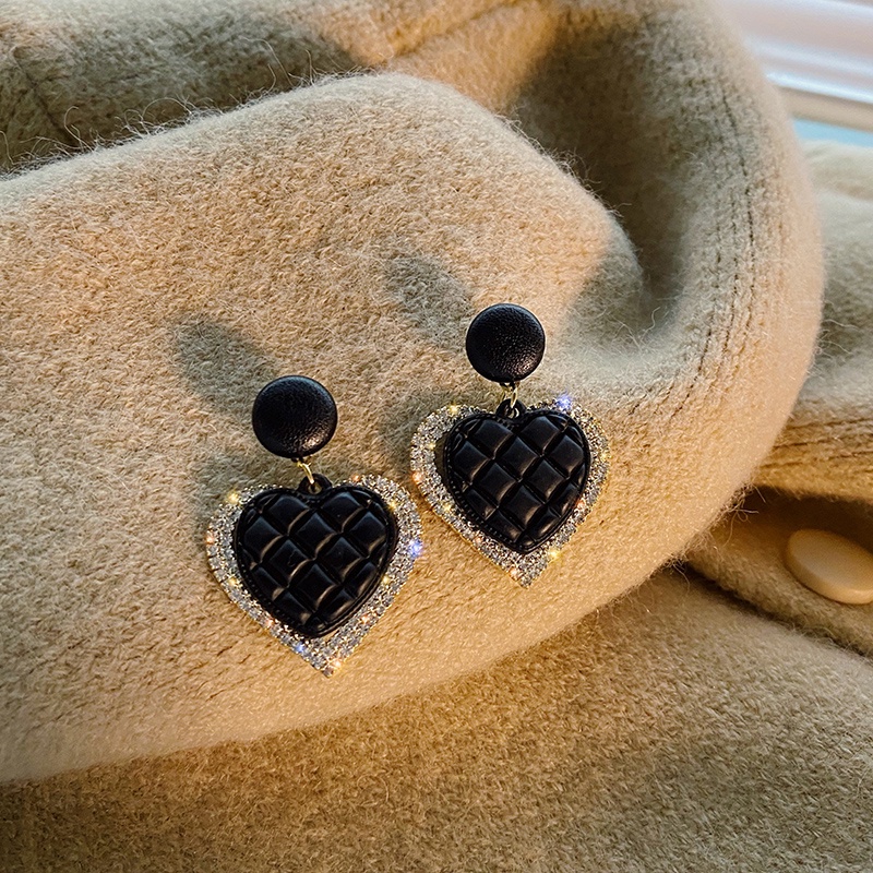Anting 925 Silver Needle Bentuk Hati Warna Hitam Gaya Retro Untuk Wanita