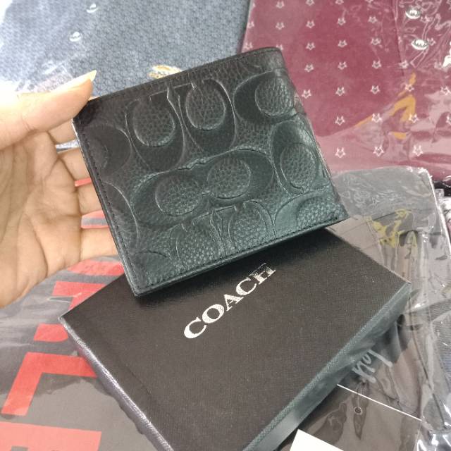 Dompet Lipat Pria Coach motif Embos