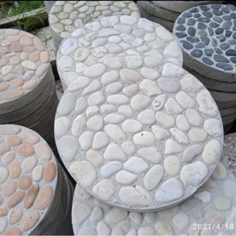 Stepping stone/ batu pijakan taman