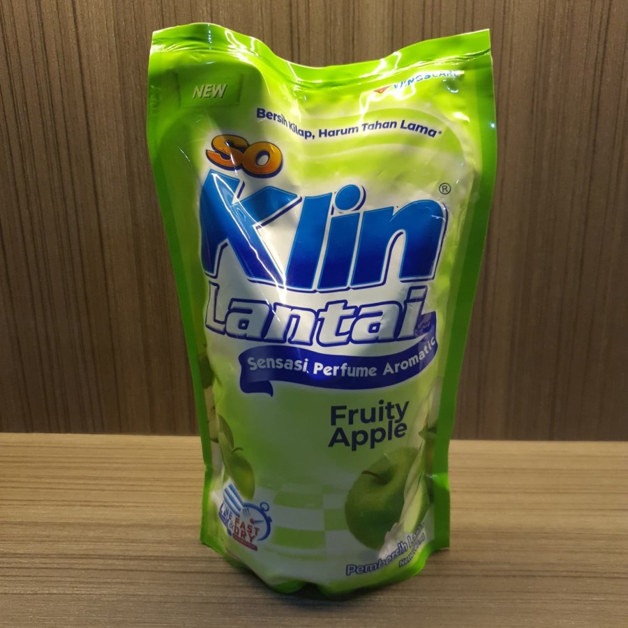 So Klin Lantai Sensasi Perfume Aromatic Fruity Apple Wings Care 780 Ml