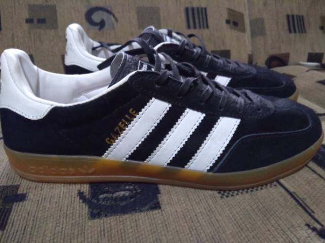 adidas gazelle indoor black and white