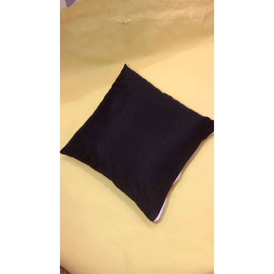 Sarung bantal sofa 40x40 polos. Material katun. Halus dan adem