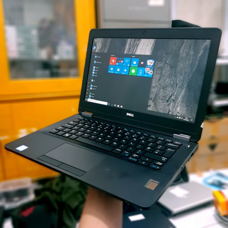 LAPTOP CORE I5 MURAH HIGH END 6th Gen E 7270 RAM 8GB SSD 256GB