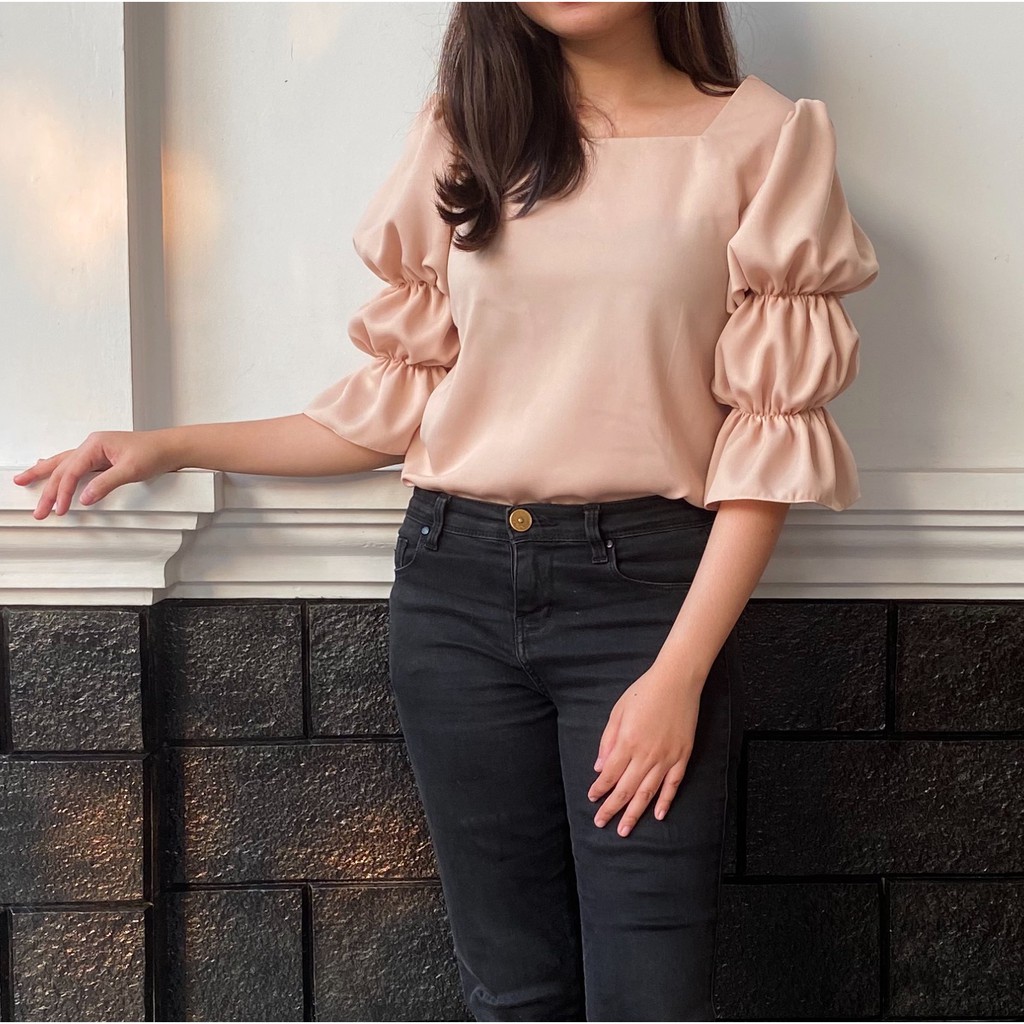 Atasan Blouse Wanita Korea Lengan Balon -SOFIE TOP-