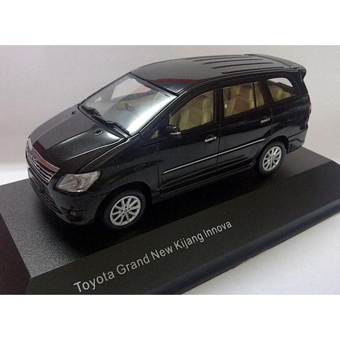 MAINAN Diecast Toyota Grand New Kijang Innova - Free Design Plat Nomor Polisi MURAH