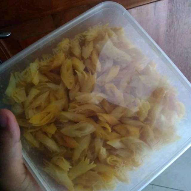 

LaLaLu Keripik Lumpia Snack Kekinian