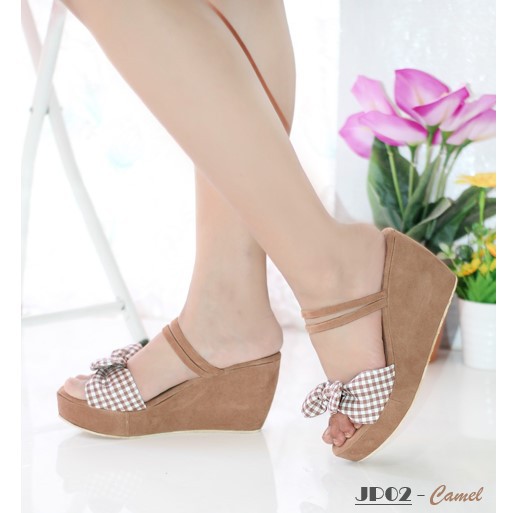 Sandal wedges wanita