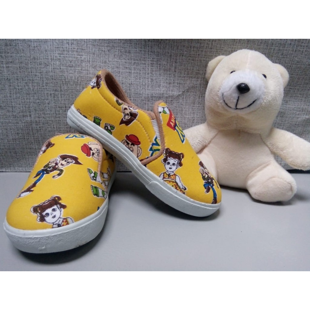 Sepatu Anak Slip On Motif Kartun Toy Story