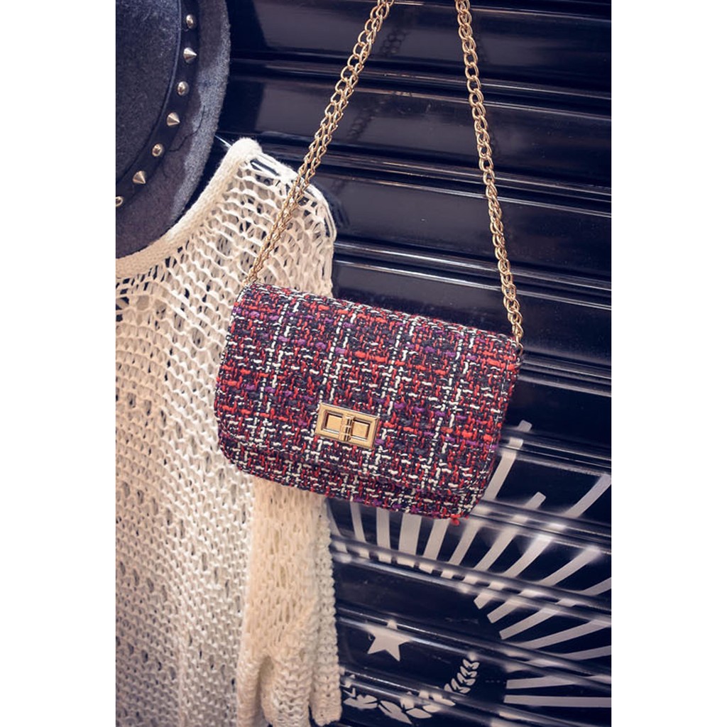 tas selempang motif kotak-kotak / chain sling bag of small square (1E2)BTA037