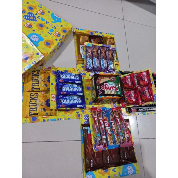 

SNACK BOX EXPLOSION HAMPERS LEBARAN SURPRISE GIFT BOX