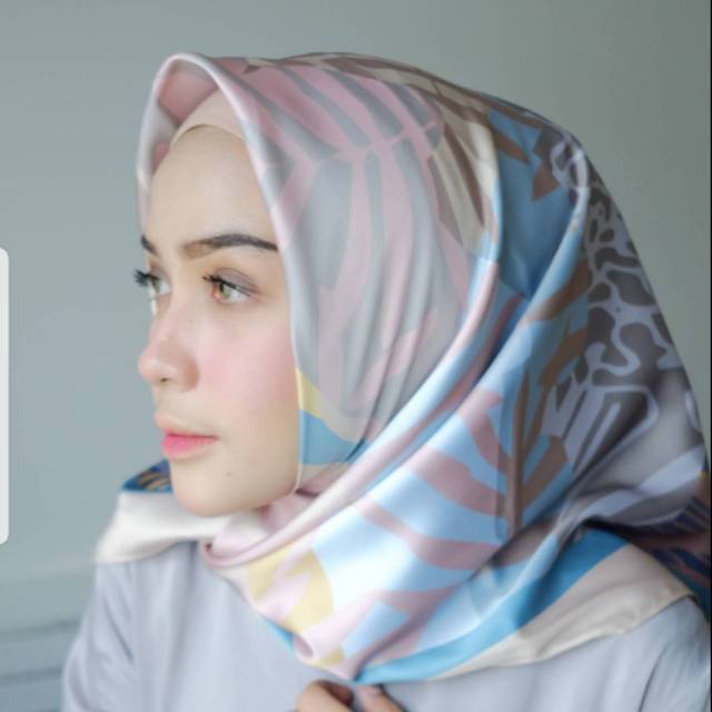 AUTUMN SCARF PREMIUM SATIN SILK BY LUANA