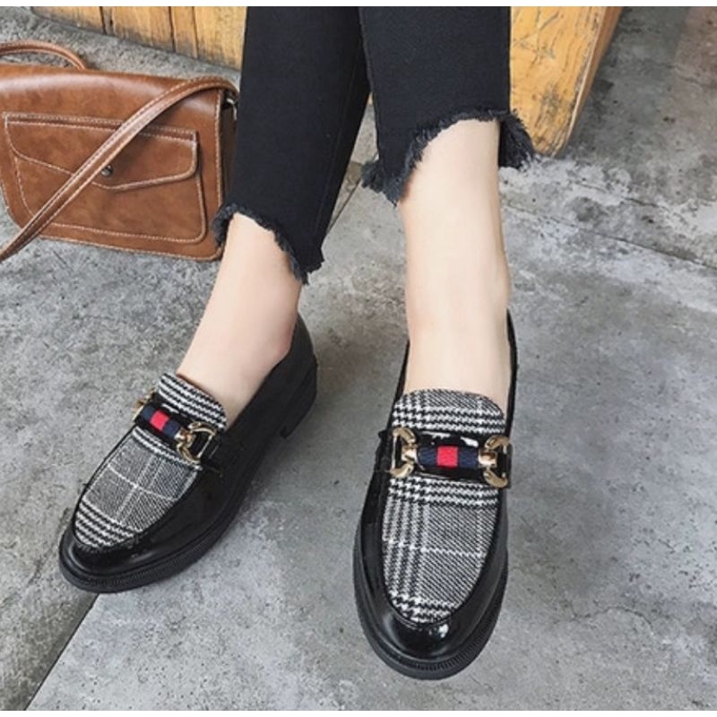 Sepatu Docmart Wanita Terlaris / Sepatu Wanita Jisoo / Sepatu Loafers Wanita / Bisa Cod