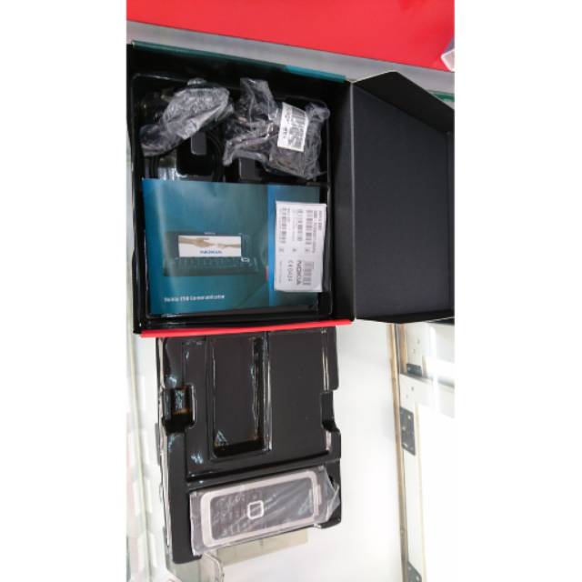 NOKIA E90 Kondisi Baru Sisa Stok Lama