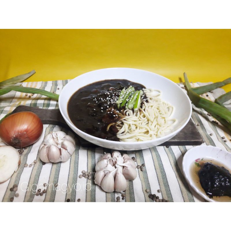 

Jjajangmyeon halal