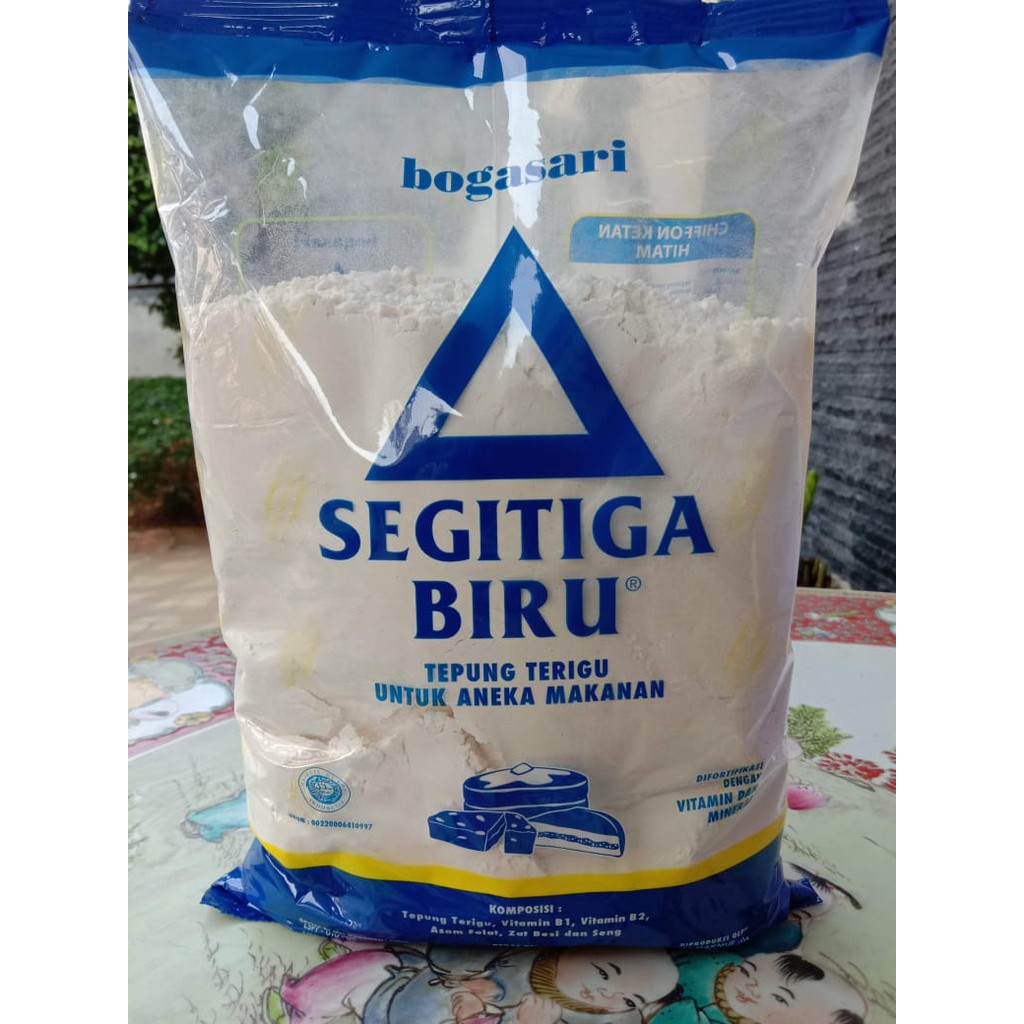 

Tepung Terigu Segitiga Biru 1 KG