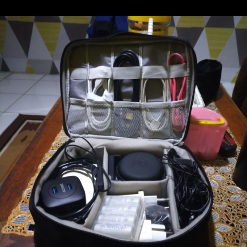 favorit ugreen gadget bag clutch pria. cometic bag gadget clutch, tas gadget, tas pria