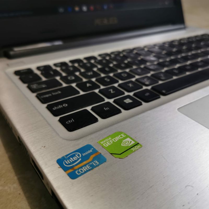 Laptop Asus A46C Cor i3-3217U Dualvga Nvdia Gerforce GT740M 2GB Ram 4GB HDD 500GB Windos 10 mulus slim