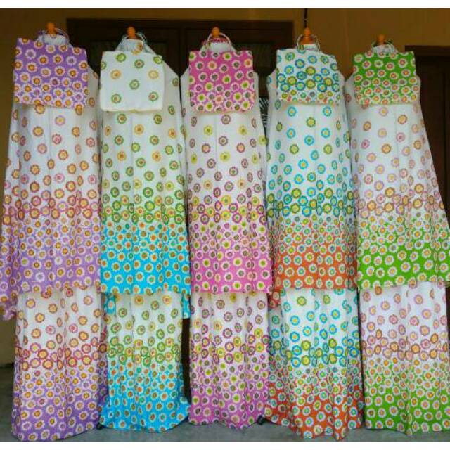 Grosir Mukena Bali Putih Motif Bunga Besar