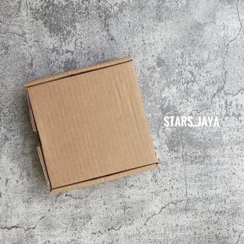 

Dus Die Cut / Kardus / Corrugated Box 15x15x5cm