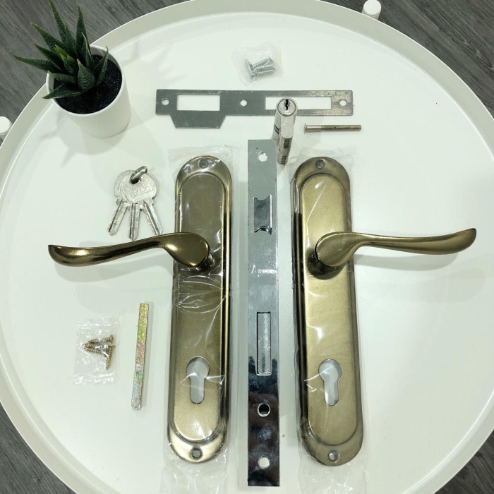 Handle Pintu Besar Komputer Grandia