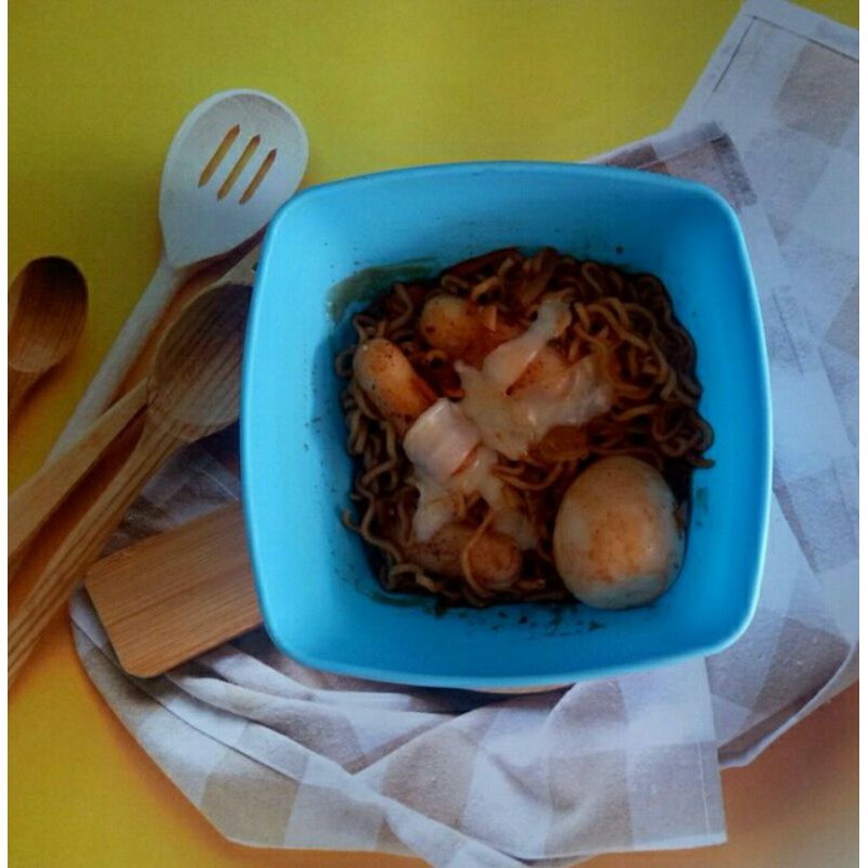 

Raboki Telur + Keju Mozarella Instan / Siap Saji Halal Di Kirim Dari Depok via Grab / Gosend.
