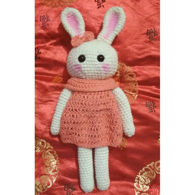 Boneka bunny rajut