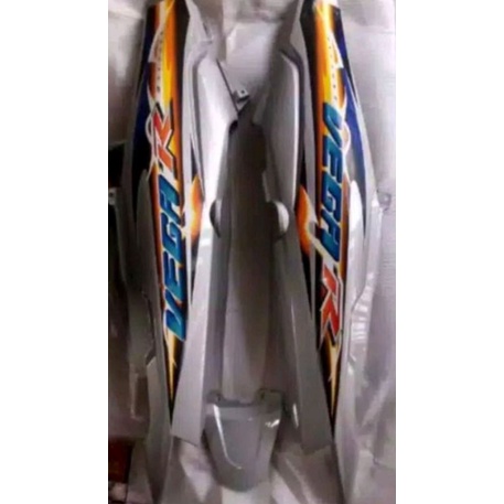 Cover body Vega r new plus stiker warna silver