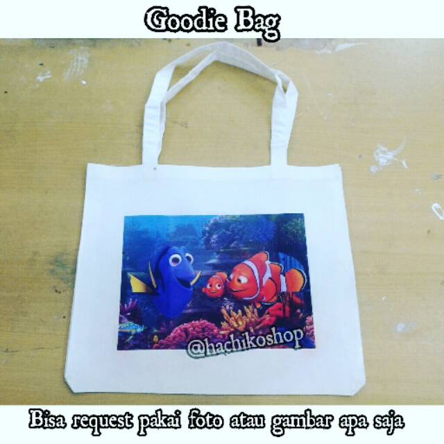 

Custom Goodie bag Totebag tas kanvas
