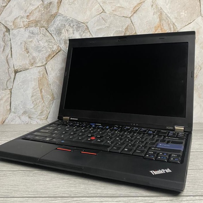 Lenovo Thinkpad X220 Intel Core i5 Second Bergaransi & Terjangkau