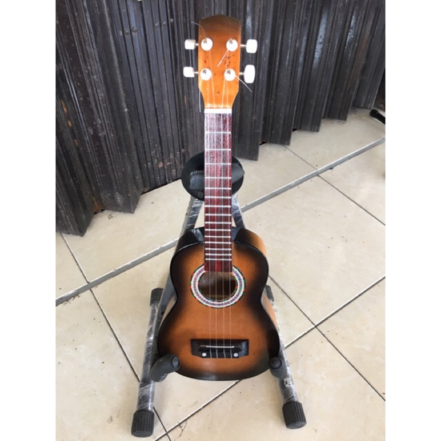 Ukulele / kentrung
