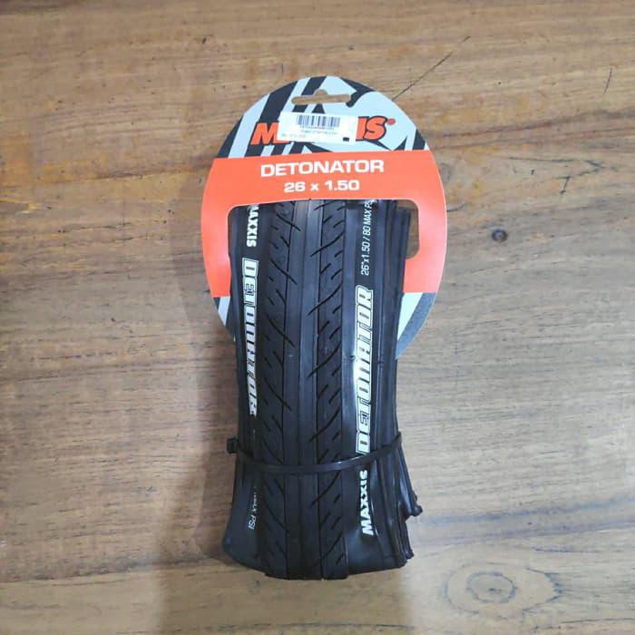 BAN LUAR SEPEDA 26 X 1.50 MAXXIS DETONATOR 