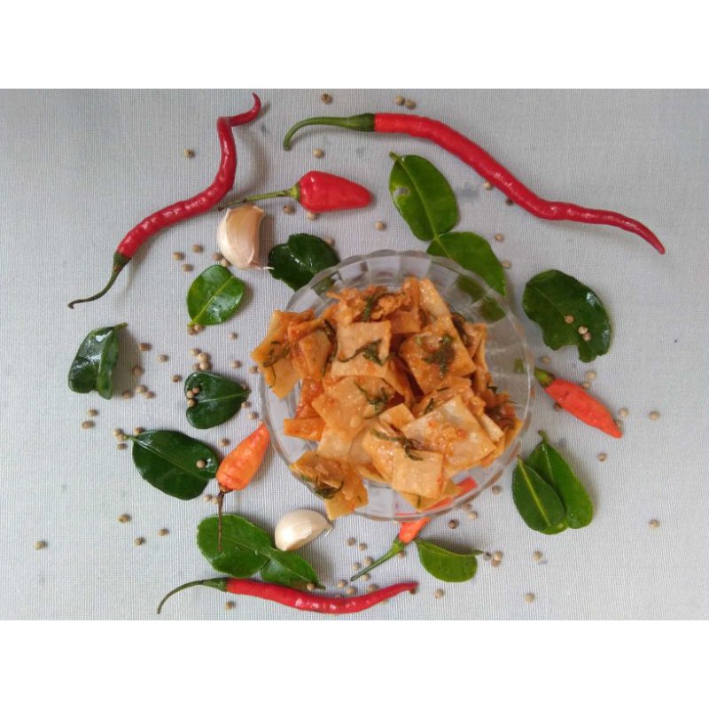 

Keripik pangsit pedas manis 1kg