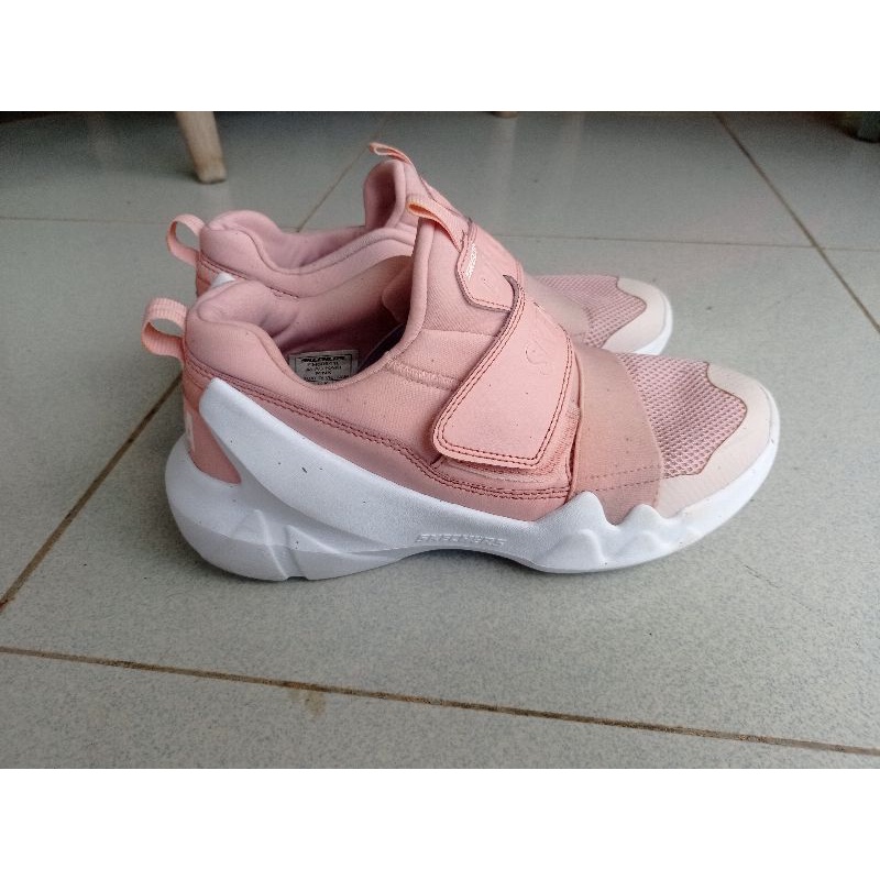 preloved skechers dlta size 35