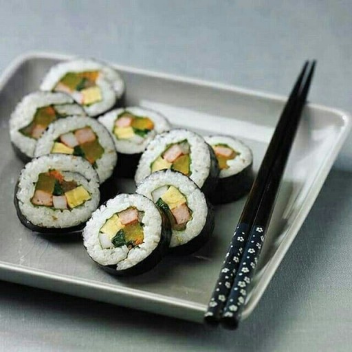 

Promo 7.7 Paket Hemat Set KimbabSushi Korea Halal Tokinori Acar Damuji Pengulung