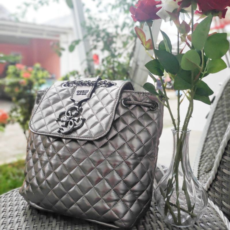 Tas Ransel Guess Miriam in Silver