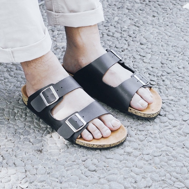 CRACKER BLACK |ManNeedMe x Lvnatica| Sandal Casual Pria Sendal Cowok ORIGINAL