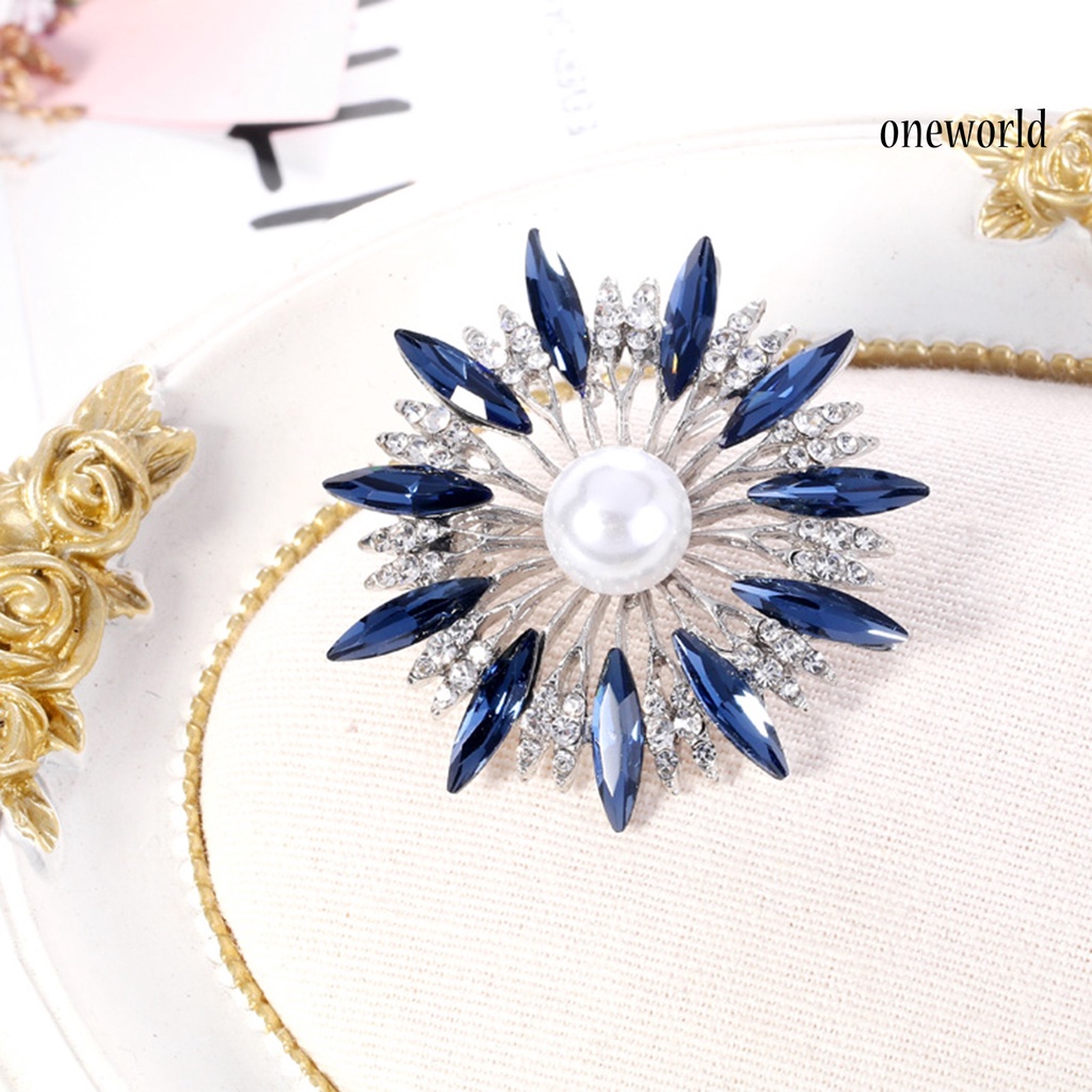 OW@ Brooch Badge Geometry Shape Clothes Accessories Colored Round Rhinestone Inlaid Badges Pin for Celebration