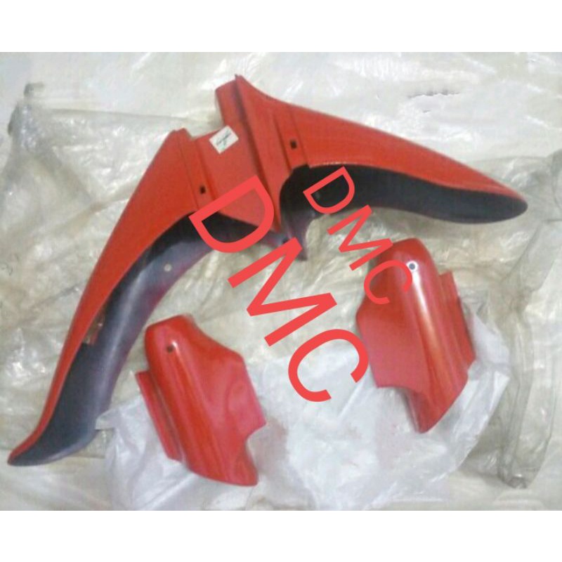 spakbor slebor depan satria lumba/satria 2tak 120cc  set tutup shock beker depan merah ferari