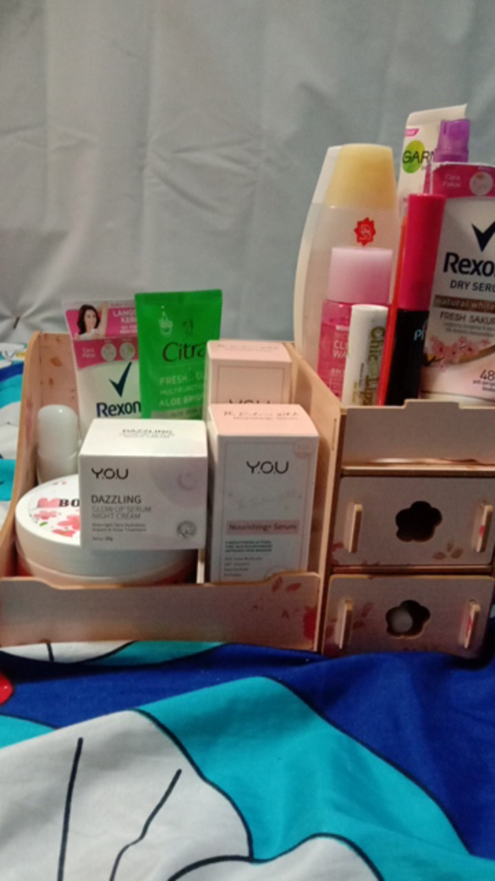 Rak Kosmetik Make Up Organizer Kotak / Wadah Tempat Meja Rias Makeup Serbaguna Multifungsi