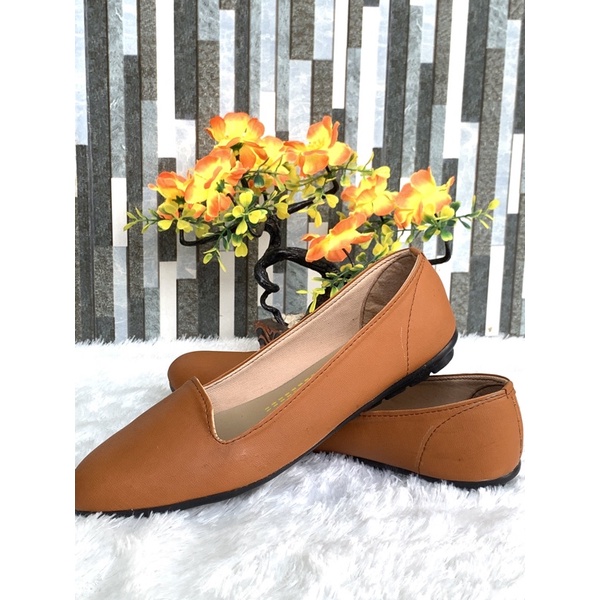 SLIP ON WANITA-Tan