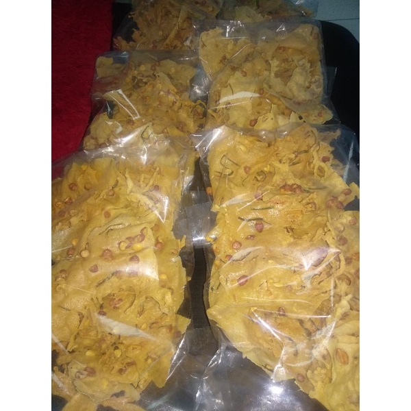 

peyek kacang tanah daun jeruk