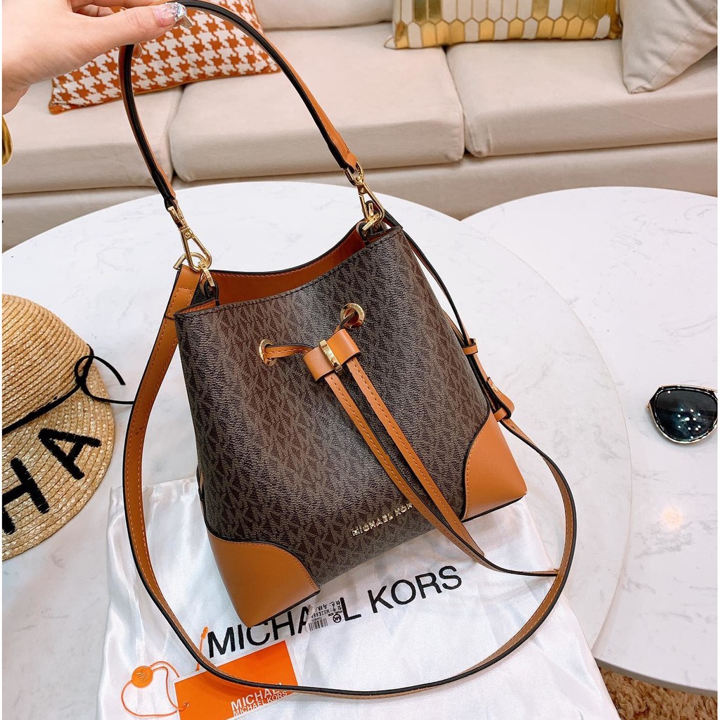 Tas Selempang Wanita Simple Elegan