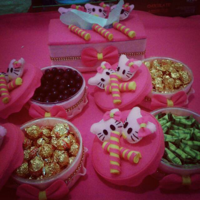 

Coklat lebaran hello kitty