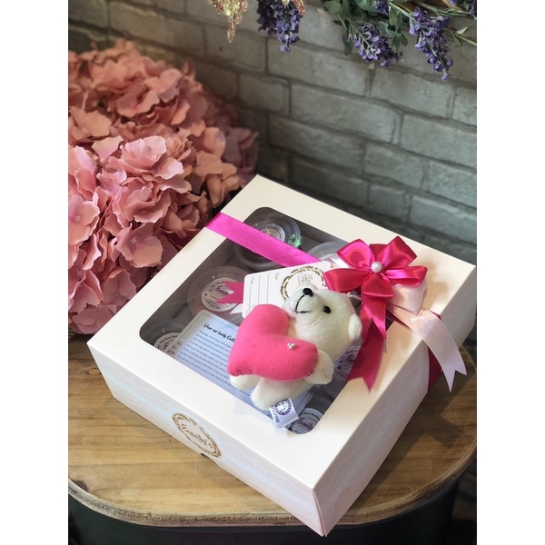 

Hampers Valentine Pudding Boneka